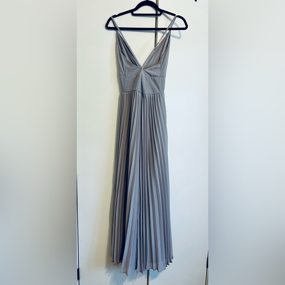 Wedding Gown - Picture 1 of 2